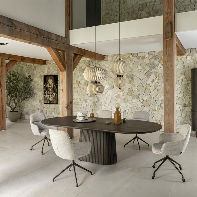 Eetkamertafel RAVELLO - Donker eikenfineer