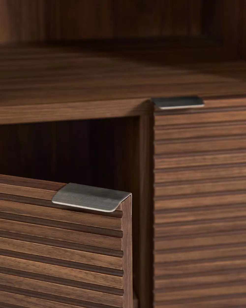 Hoog dressoir NORLEN - Walnoot KAV M00046MW09