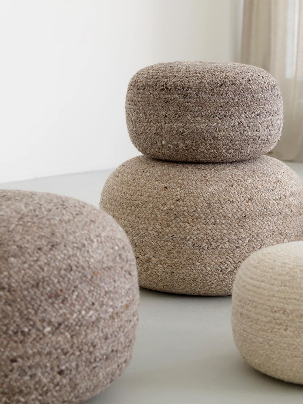 Poef EASE - L - Licht beige BSR-14-000001-LBEI