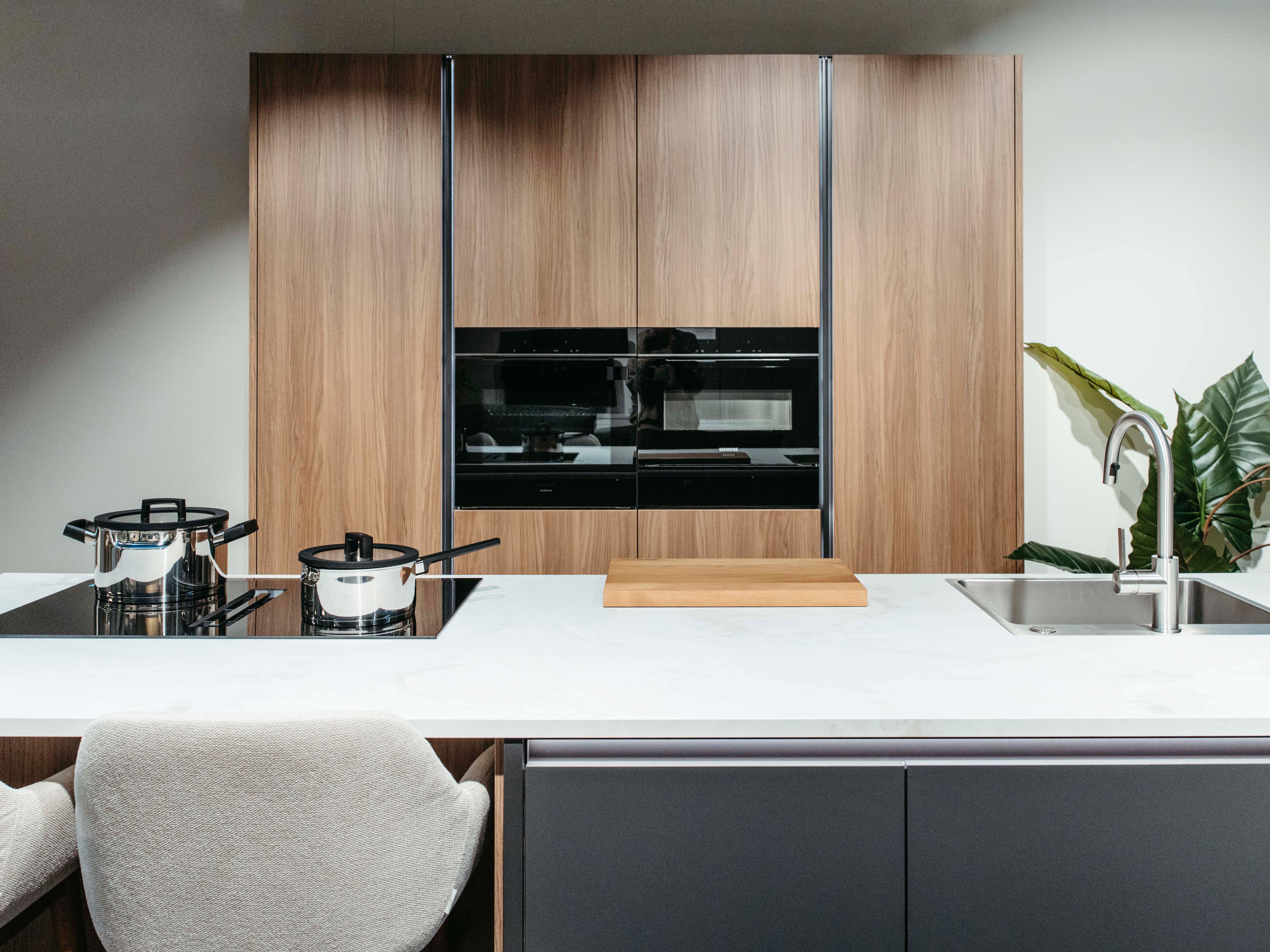 Keuken Sofie - Houtlook/Antraciet/Wit marmermotief KEUKEN SOFIE WEB