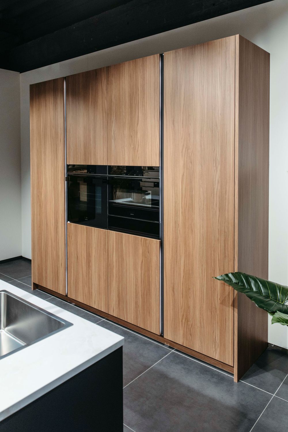 Keuken Sofie - Houtlook/Antraciet/Wit marmermotief KEUKEN SOFIE WEB