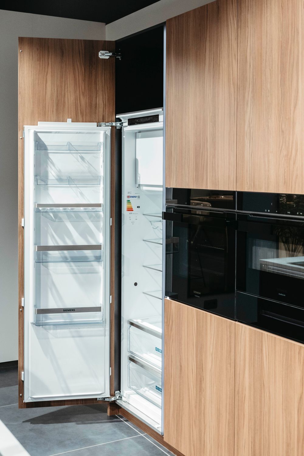 Keuken Sofie - Houtlook/Antraciet/Wit marmermotief KEUKEN SOFIE WEB