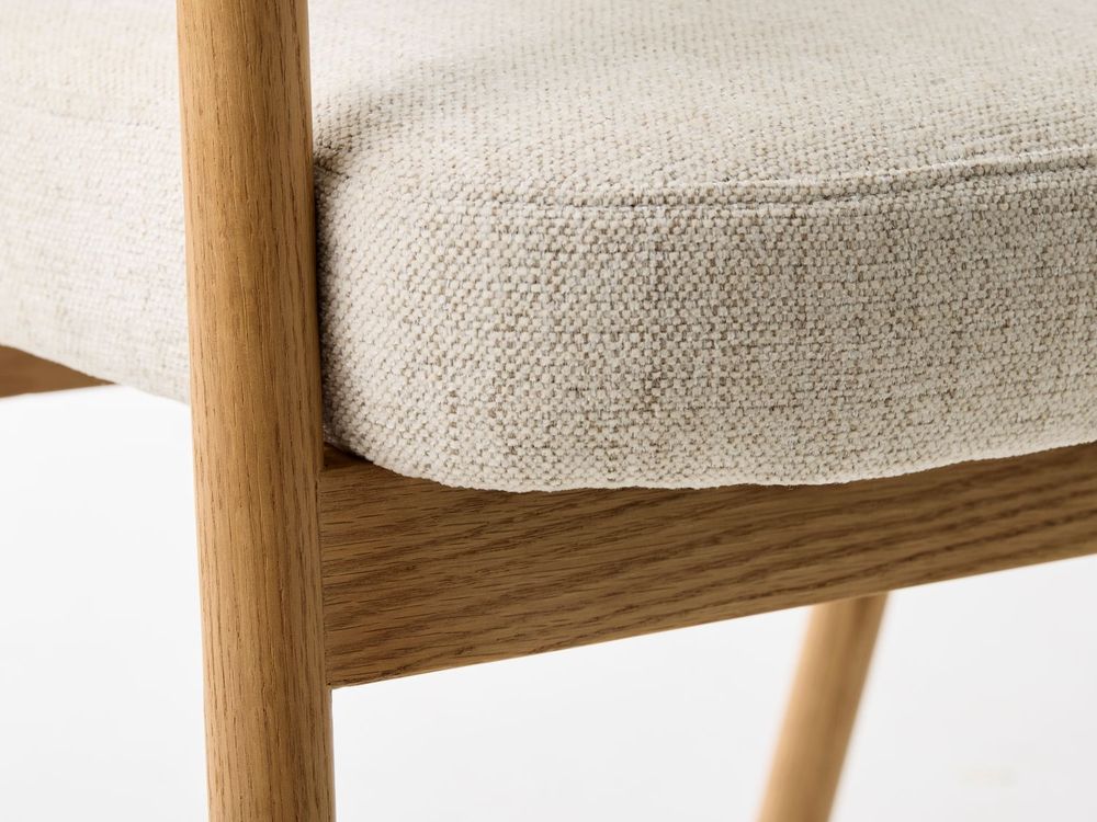 Armstoel ELK - Crème / Smoked Oak UNI-12-000002