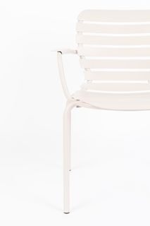 Tuinstoel, Vondel, claykleurig gepoedercoat aluminium, met armleuningen.