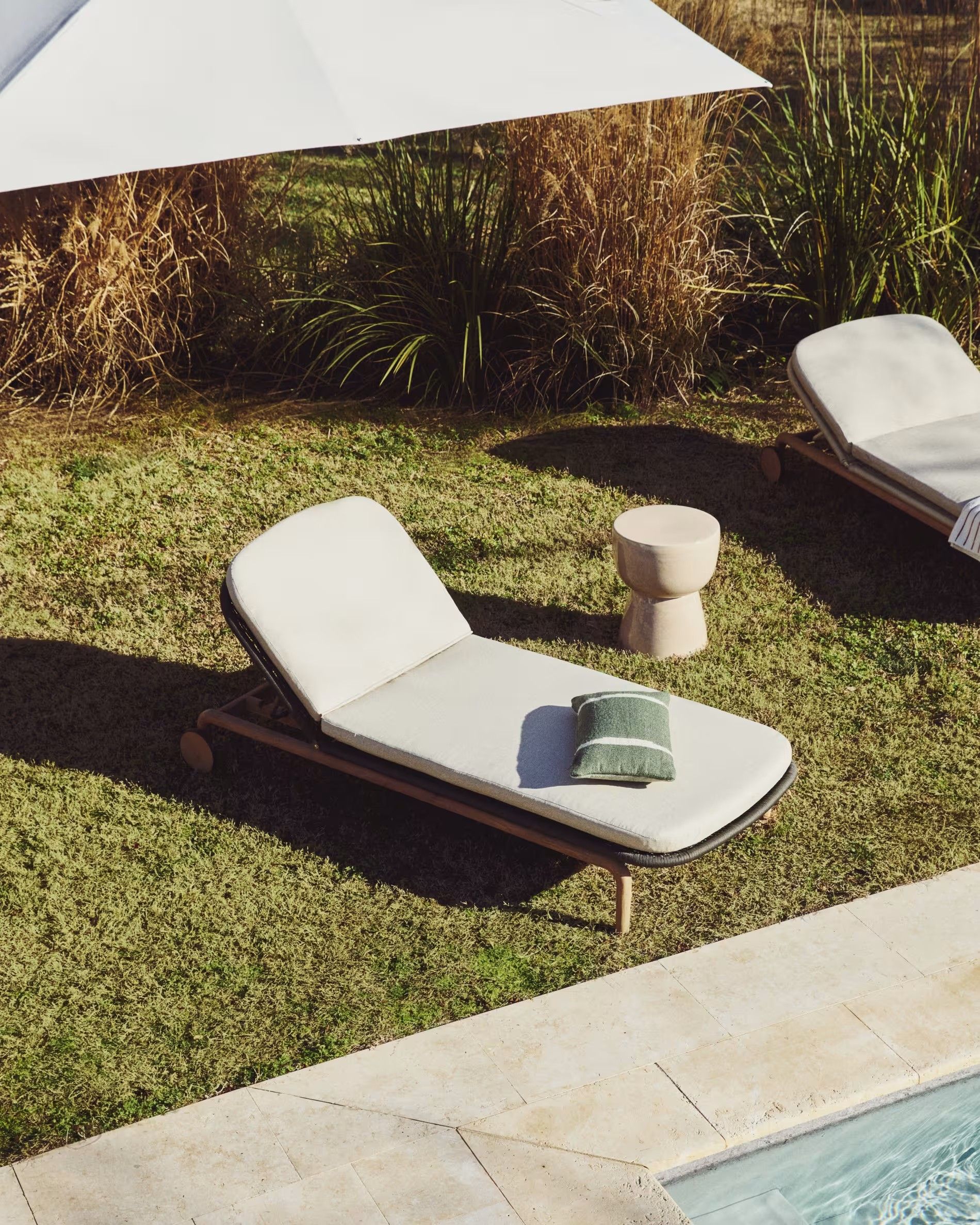 Ligstoel ALIPA - Acaciahout / Donkergrijs