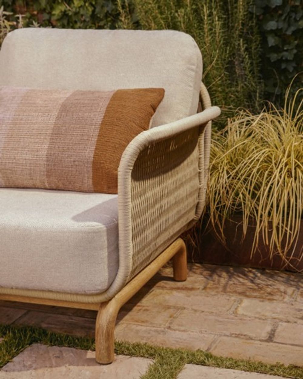Loungefauteuil ALIPA - Donkergrijs/Massief acaciah KAV O00480RO12