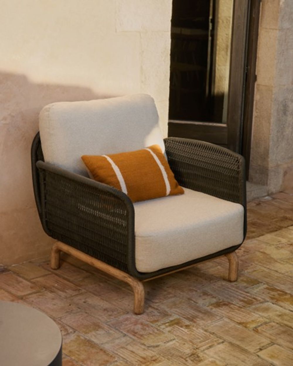 Loungefauteuil ALIPA - Donkergrijs/Massief acaciah KAV O00480RO15
