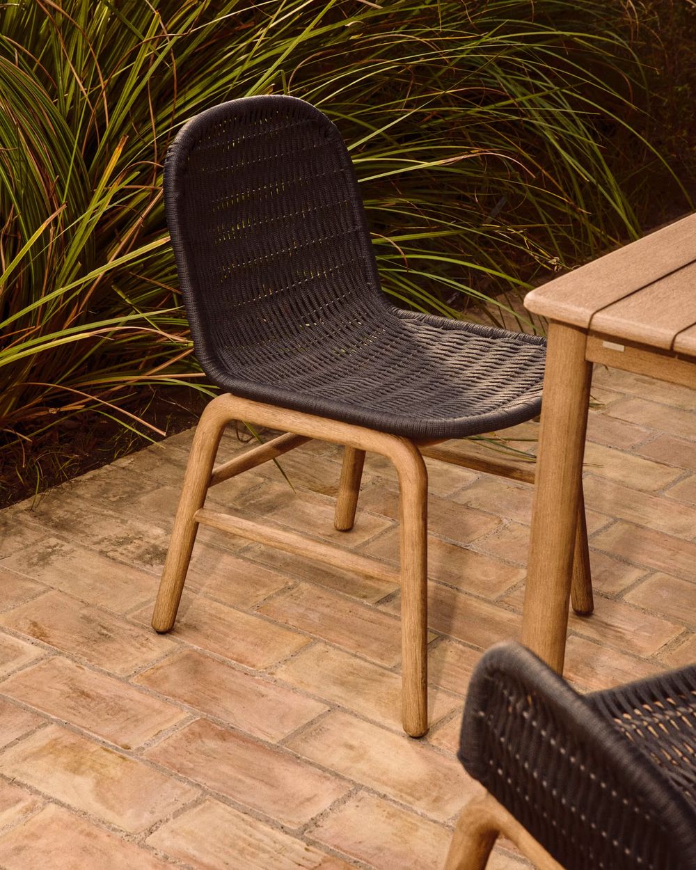 Tuinstoel ALIPA - Donkergrijs / Massief accaciahou KAV O00585RO15