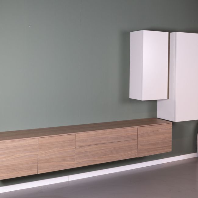 Hangend tv-meubel met hangkasten LIVING - Walnoot/