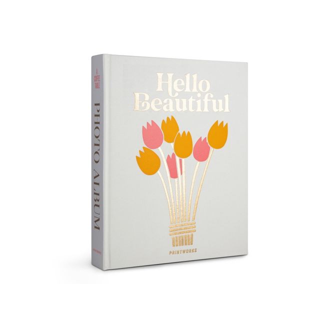 Grijswit linnen fotoalbum met "Hello Beautiful" en kleurrijke tulpen op de cover.