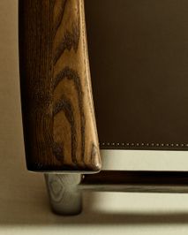 Armstoel JAN - Donkerbruin leder/Massief essenhout KAV C00127LE09