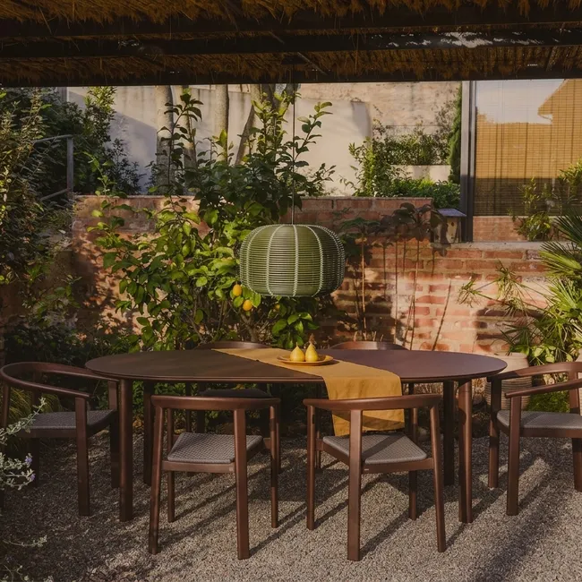 Ovale tuintafel ERICE - Bruin gehard glas/Aluminiu