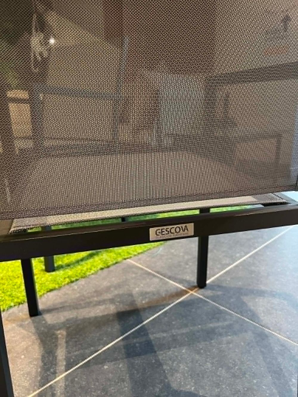 Tuinset: Tuintafel LIPPI en tuinstoel BARI C-GES-LI-BA