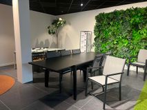 Tuinset: Tuintafel LIPPI en tuinstoel BARI C-GES-LI-BA