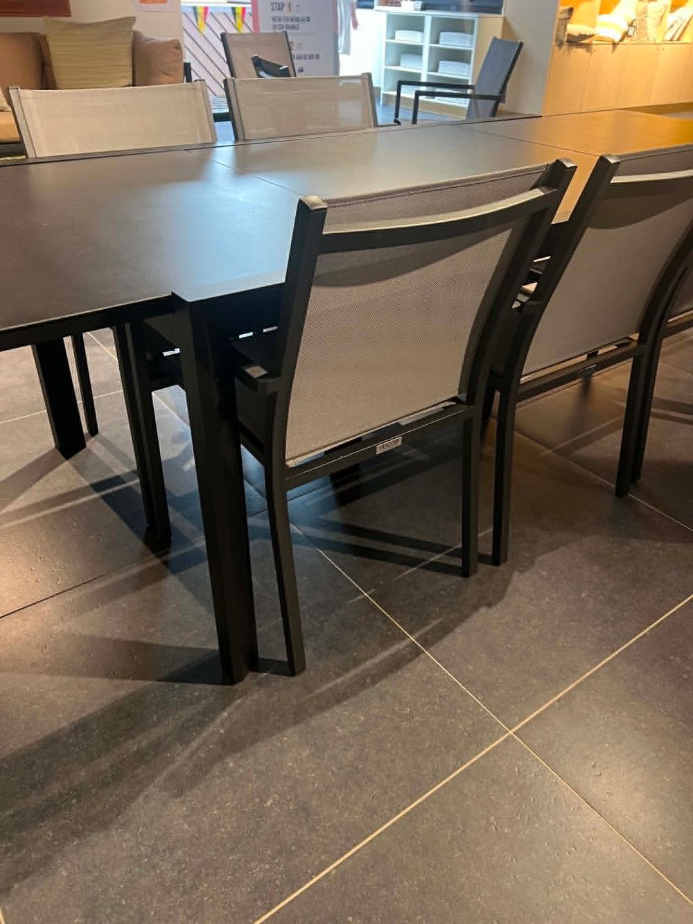 Tuinset: Tuintafel LIPPI en tuinstoel BARI C-GES-LI-BA