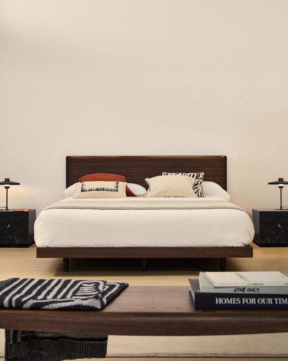 Bed NORLEN - Walnootfineer KAV M00086W09