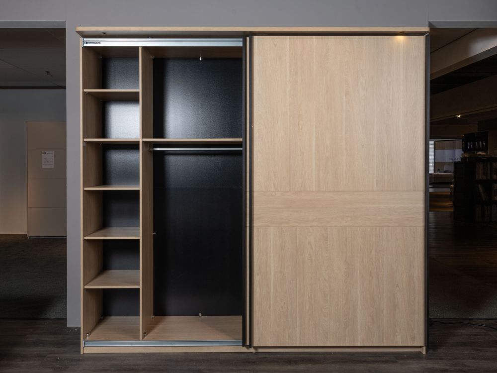 Schuifdeurkast LAGO - Eikenhouten look MBR-85-000021