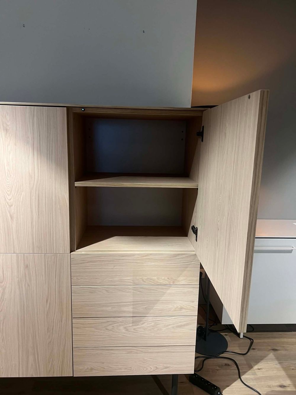 Kast ELEGANCE - Eikenfineer NVM 7588345
