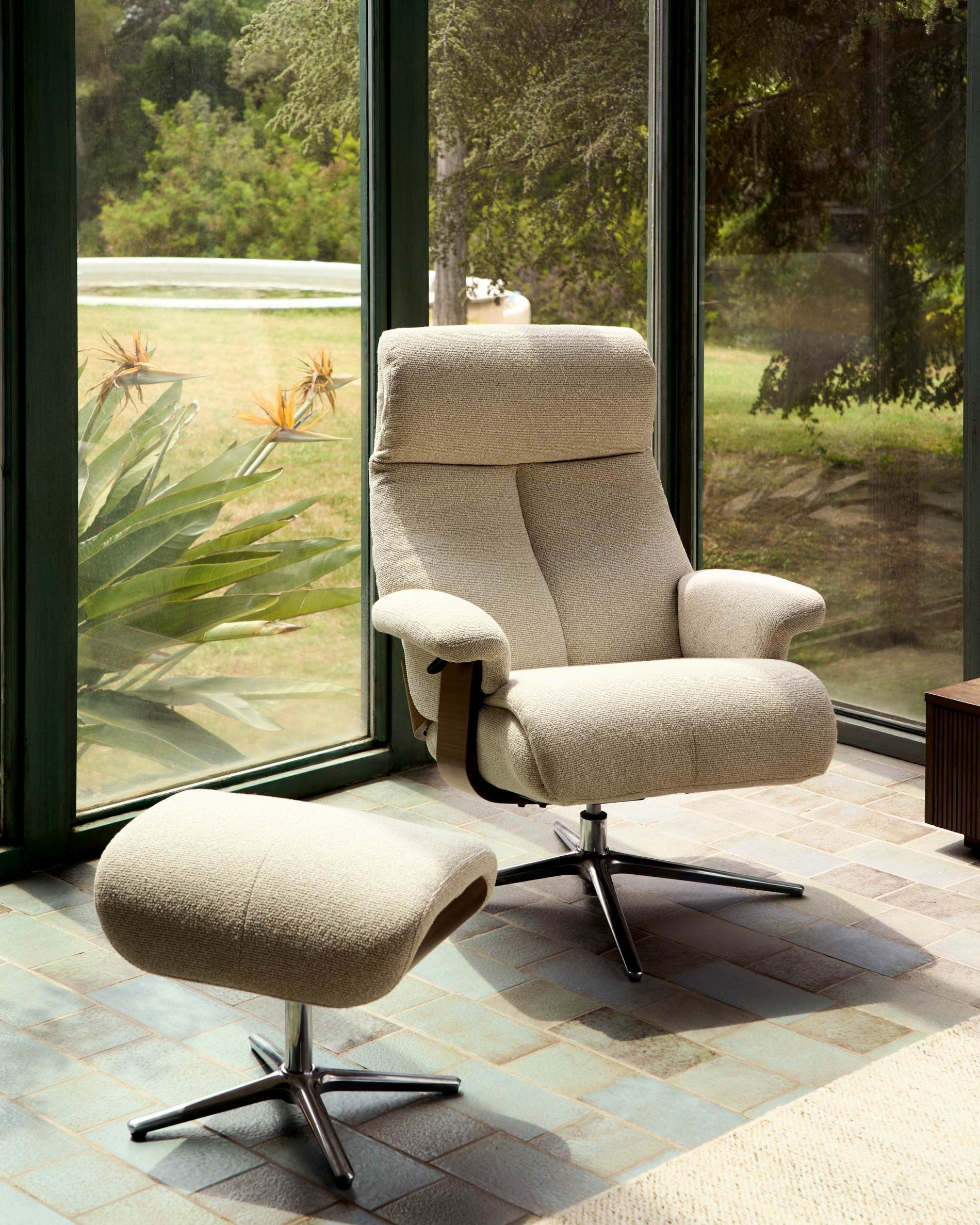 Draaifauteuil met voetbank TORIEL - Chocoladebruin