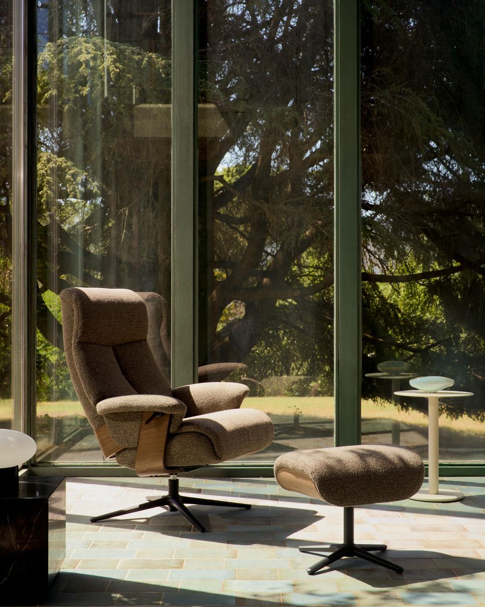 Draaifauteuil met voetbank TORIEL - Chocoladebruin KAV S00248FA09