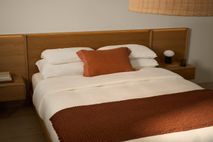 Bed met 2 nachtkastjes NORLEN - Naturel eikenfinee KAV M00084W10