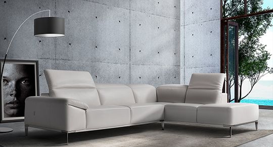 MaxDivani bij DEBA Meubelen