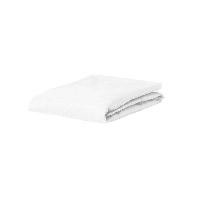 Wit percale hoeslaken, gevouwen.