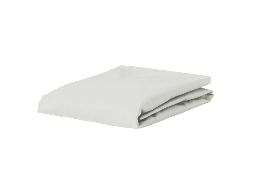 Gevouwen hoeslaken van wit percale katoen.