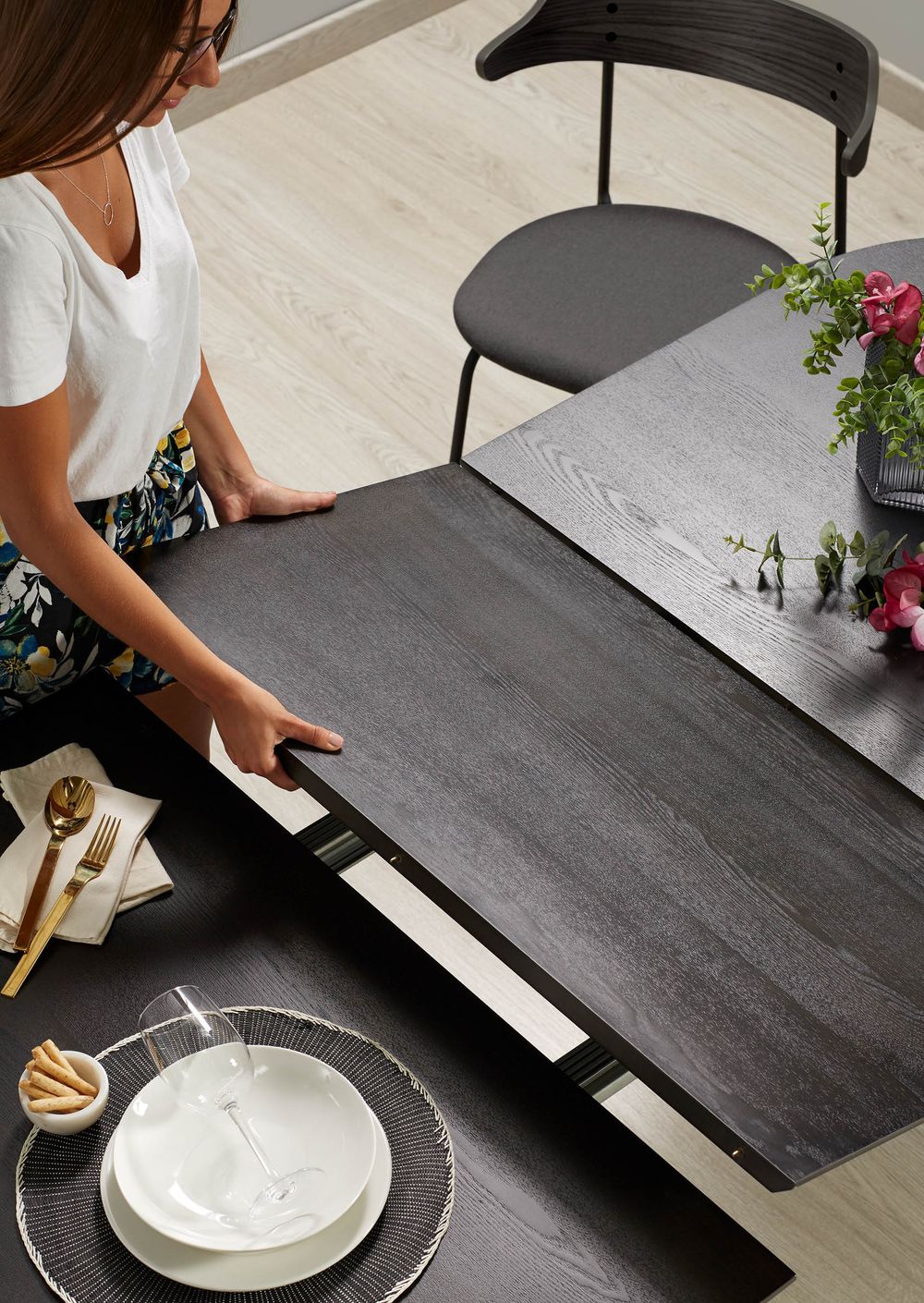 Uitschuifbare tafel MILIAN - Zwart KAV NR009M01