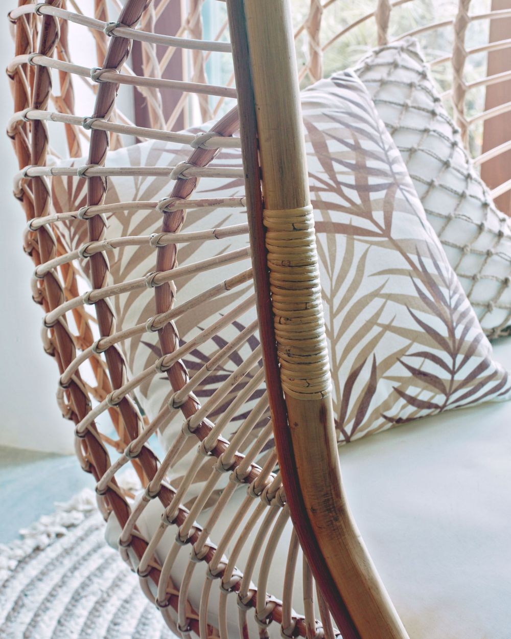 Hangstoel EKATARINA - Lichtgrijs / Rotan KAV CC5972J05