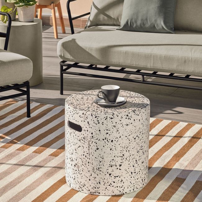 Bijzettafel voor buiten JENELL - Wit terrazzo
