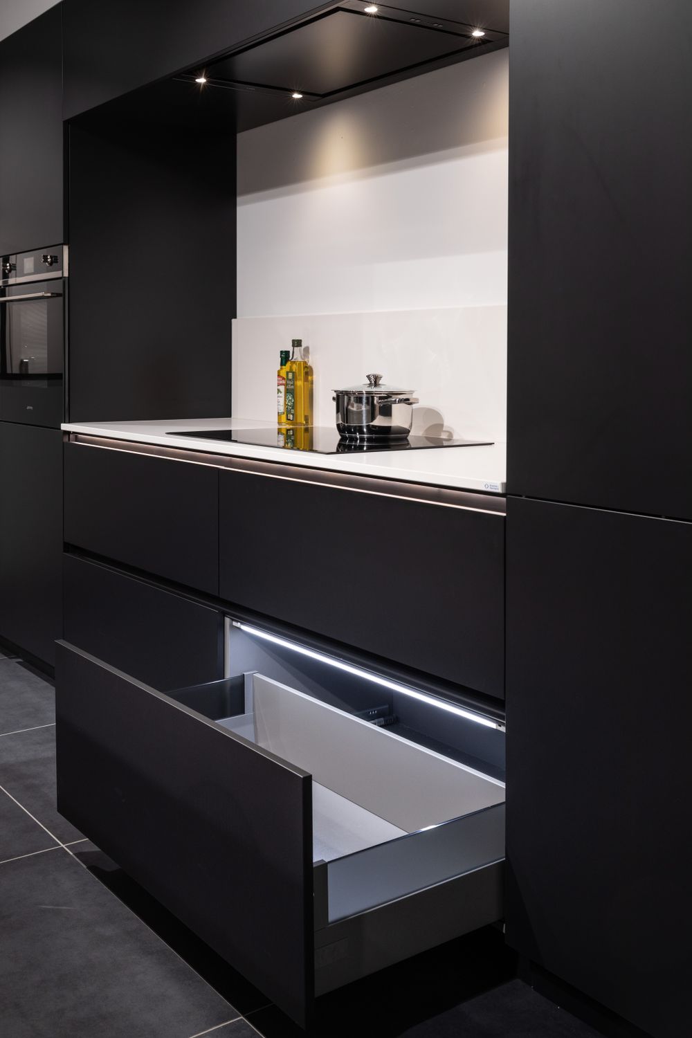 Keuken BERLIN in zwart/wit KEUKEN BERLIN WEB