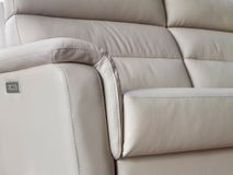 2-zit met elektr. relaxen VULCANO - Beige leder CAL-128-000168-10-BT328
