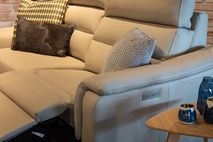2-zit met elektr. relaxen VULCANO - Beige leder CAL-128-000168-10-BT328