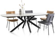 Eetkamertafel MASURA met witte marmerlook blad en zwart onderstel.