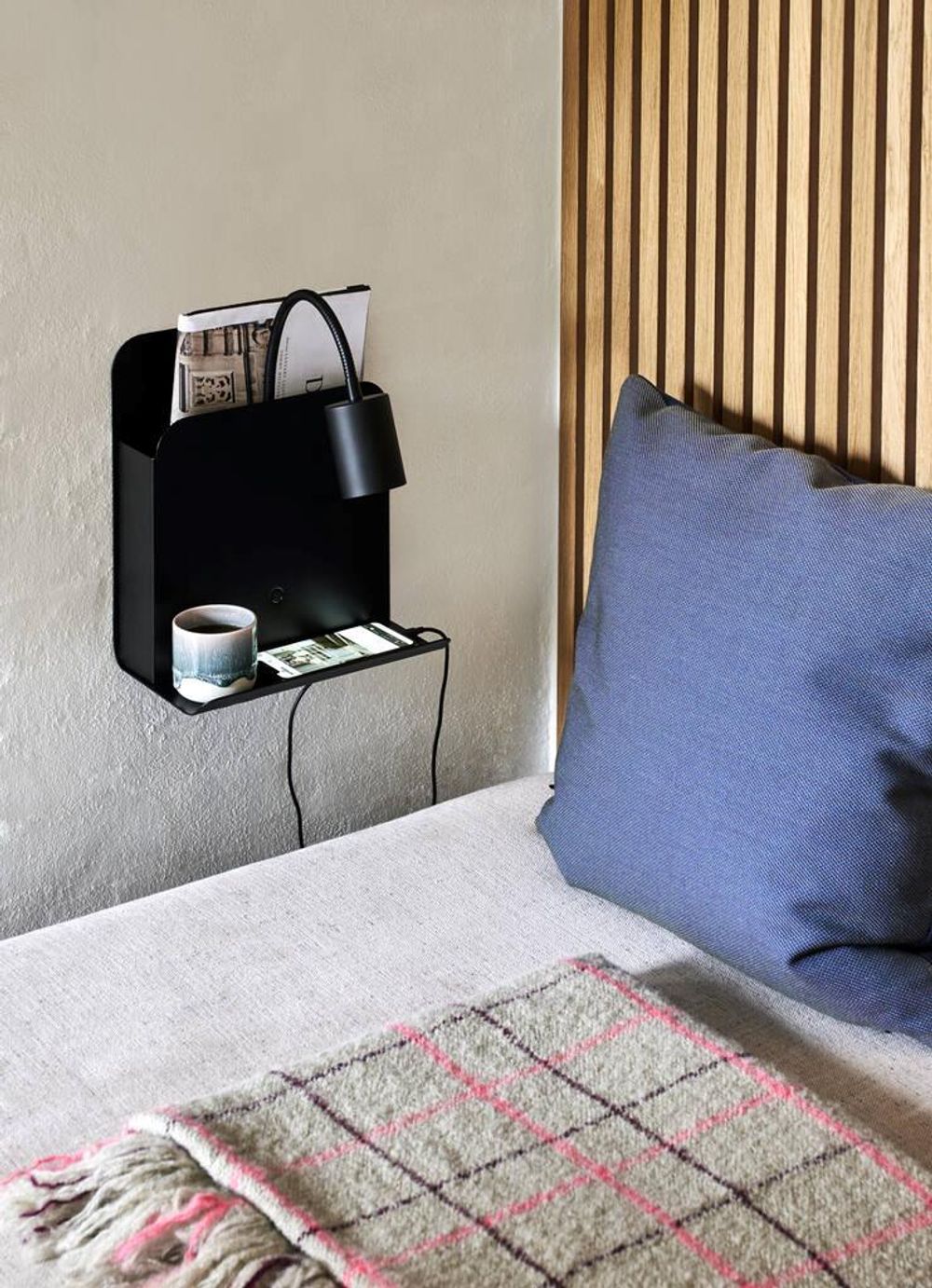 Wandlamp met houder ROOMI - Zwart metaal NLX 2112551003