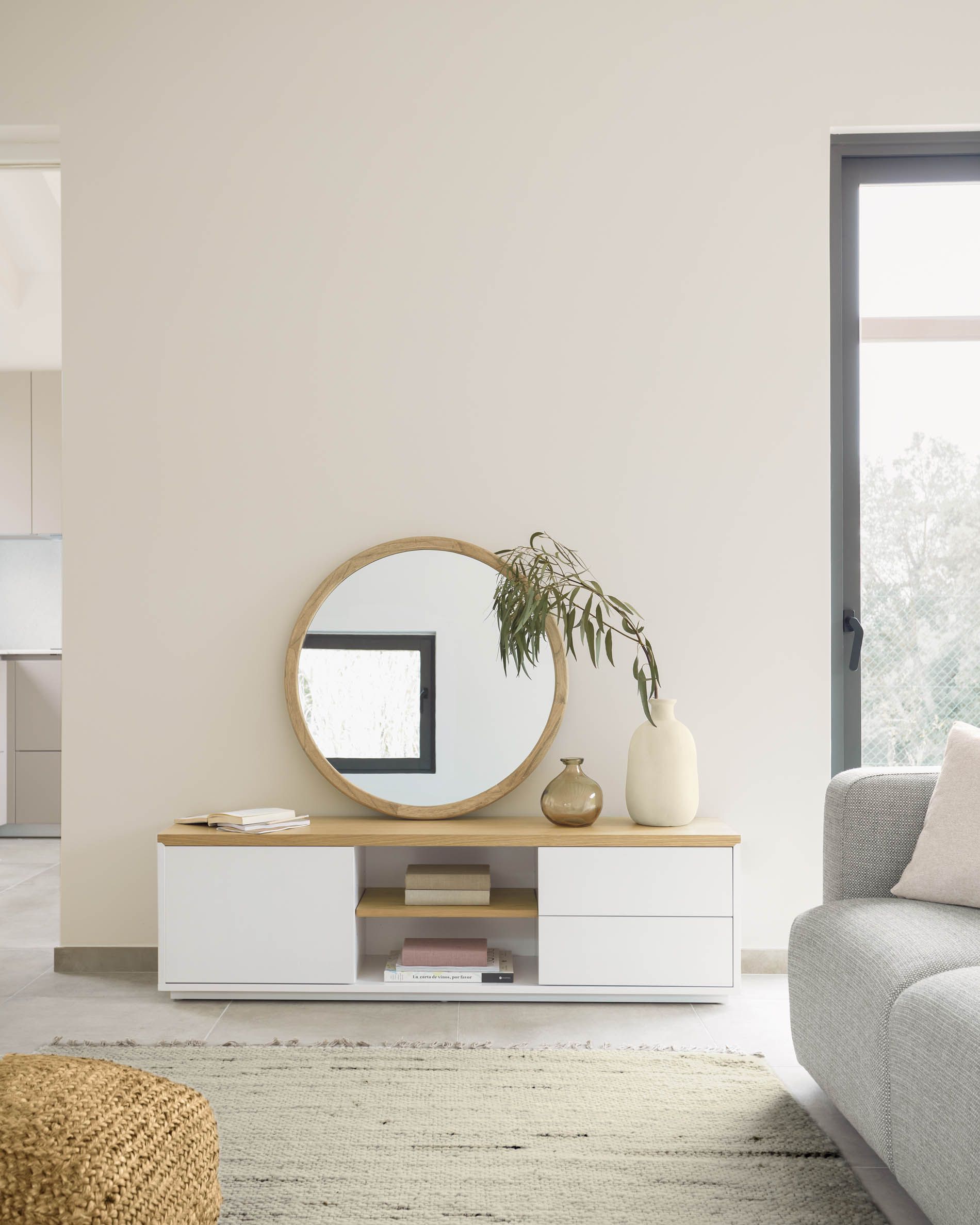 Kave Home tvkast Abilen smal wit/hout wit B150 x D36 x H44 cm. DEBA