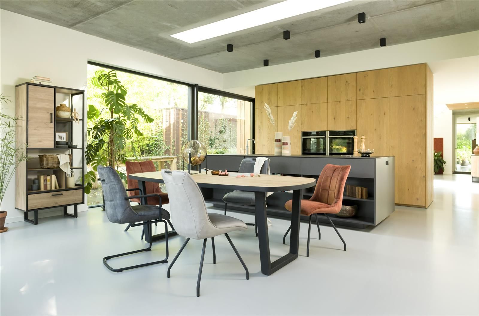 Barstoel MICHIEL met swingframe - Antraciet