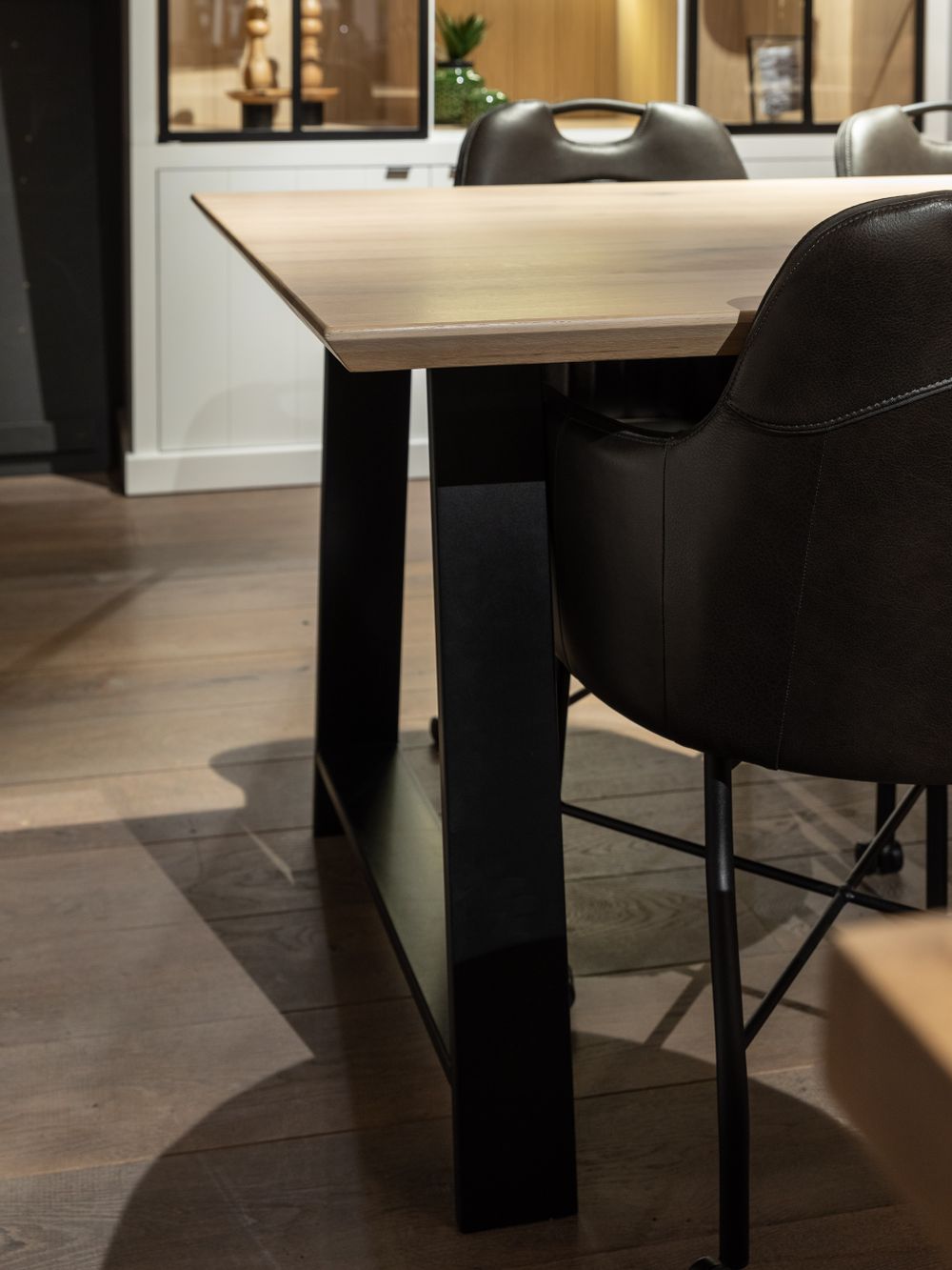 Eetkamertafel FLORO - Smoked oak/zwart FDF FL T23-SMPU