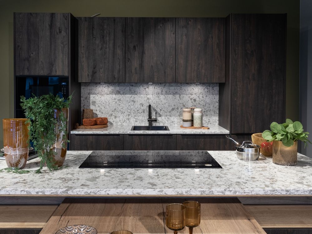 Keuken SOFIA in donker hout KEUKEN SOFIA WEB