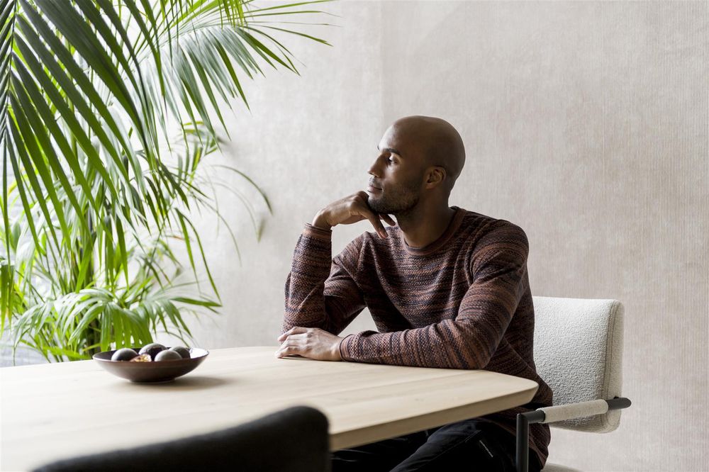 Tafel ARVADA ovaal/poten aan zijkant - Naturel XOO 40623NAT