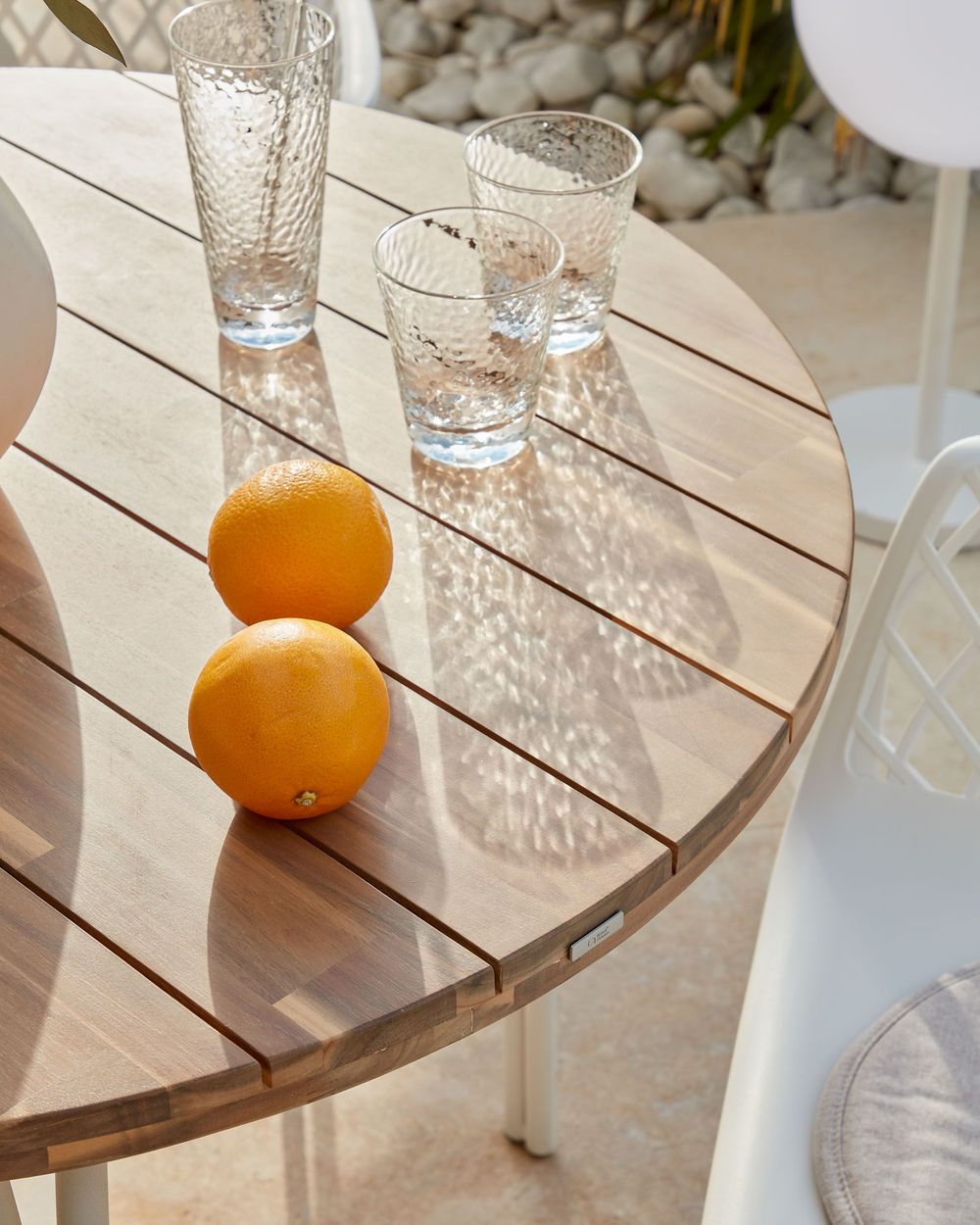 Ronde tuintafel CAILIN - Massief acacia/wit KAV CC6051M46