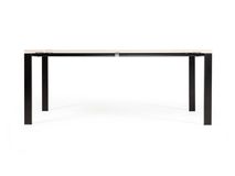 Effen bureau PORTICO met licht blad en zwart metalen onderstel.
