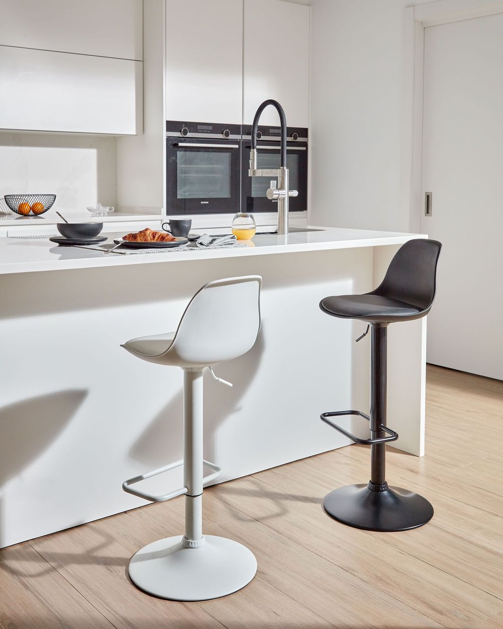 Barkruk ORLANDO - Zwart KAV CC3015U01
