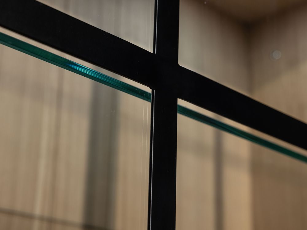 Vitrinekast incl. led BRIGHTON - Smoked oak FDF-7-000149