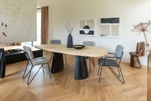 Eetkamertafel ARAWOOD - Massief eiken/Zwart XOO 46415NAT