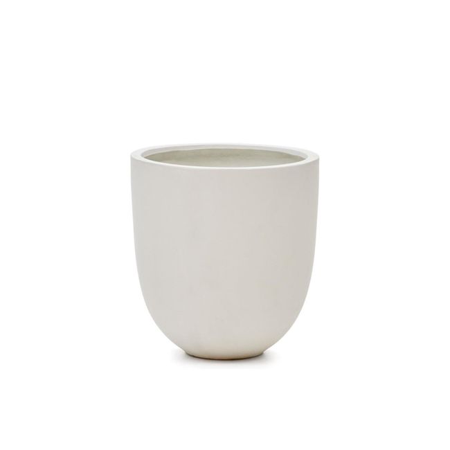 Witte bloempot Aiguablava van keramiek, rond met een taps toelopende onderkant.