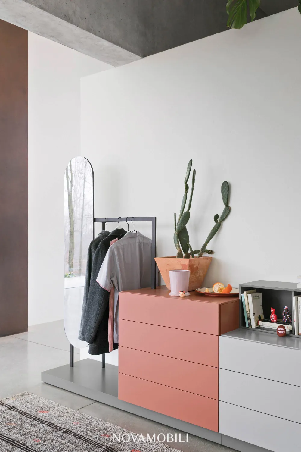 Commode met spiegel en hangrek EASY NVM CO TZ