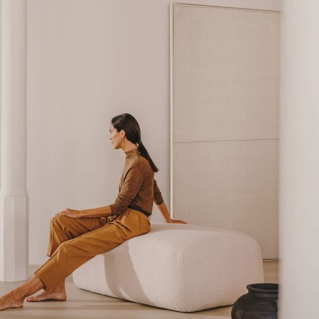Voetbank Martina - Witte schapenvacht