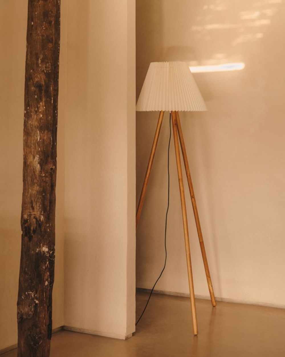 Vloerlamp BENICARLO - Massief rubberhout KAV L0200004MM46
